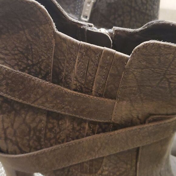 ELIZABETH AND JAMES Grey Booties - Size 10 - Picture 3 of 10